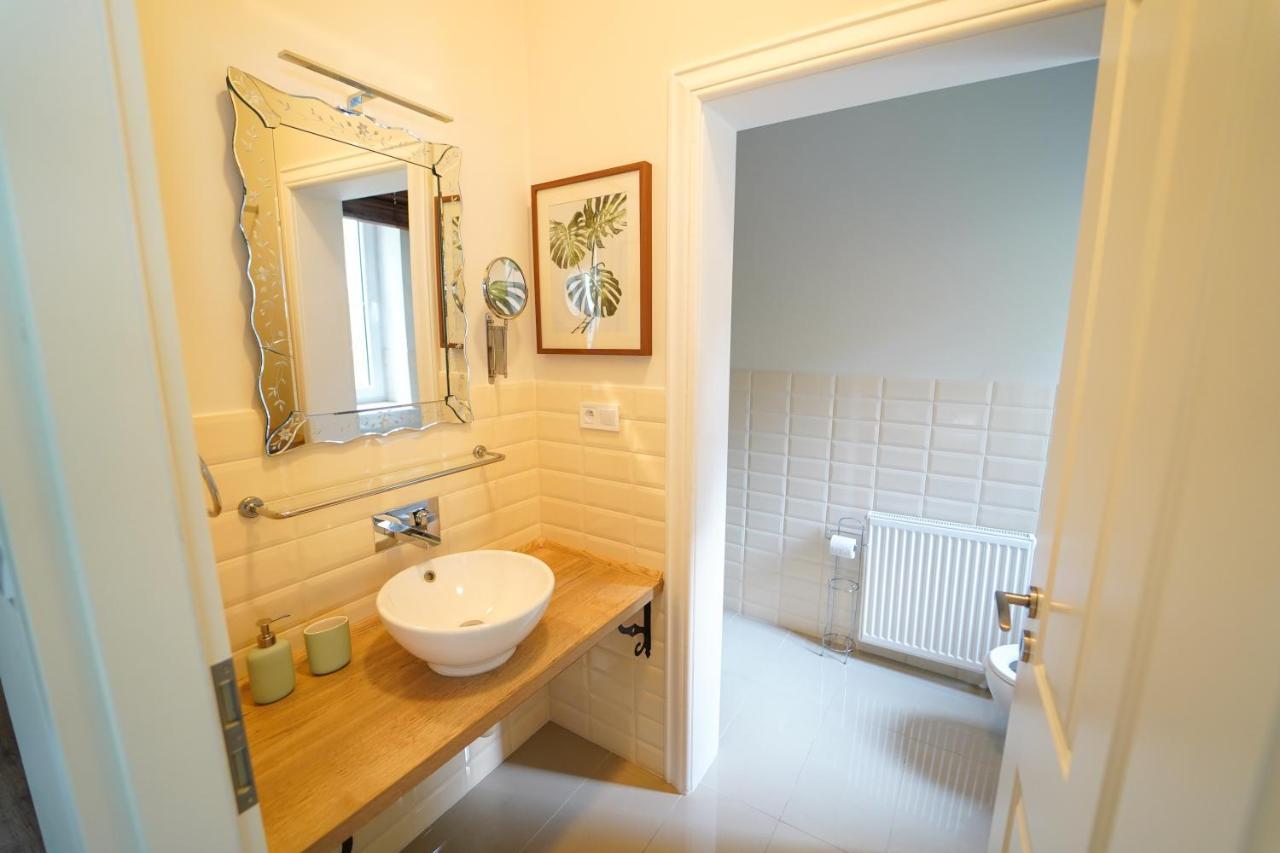 Spa Apartments Theresia Dubi  Luaran gambar
