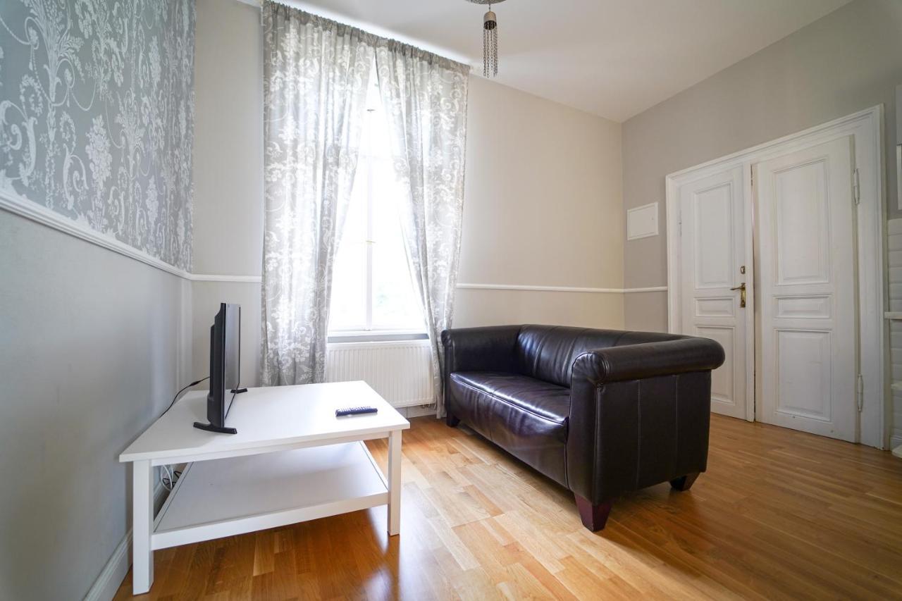 Spa Apartments Theresia Dubi  Luaran gambar