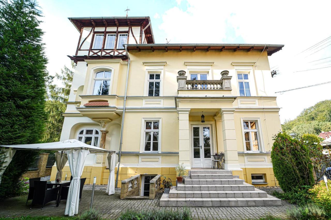 Spa Apartments Theresia Dubi  Luaran gambar